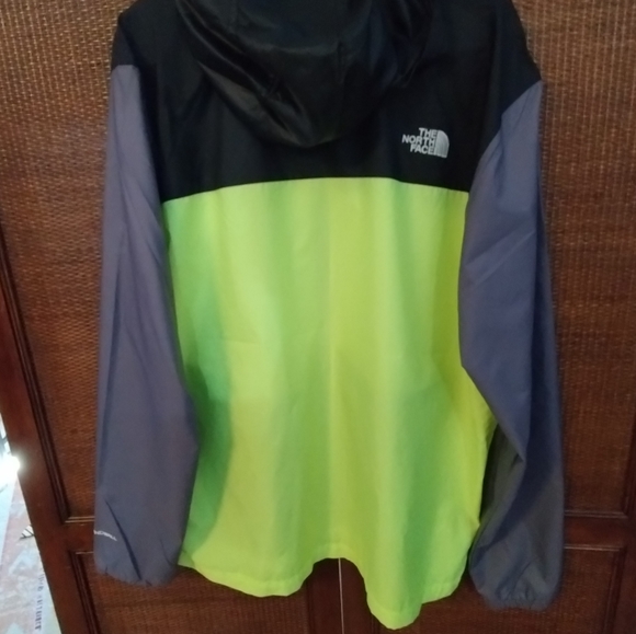 North Face windbreaker - Picture 2 of 4